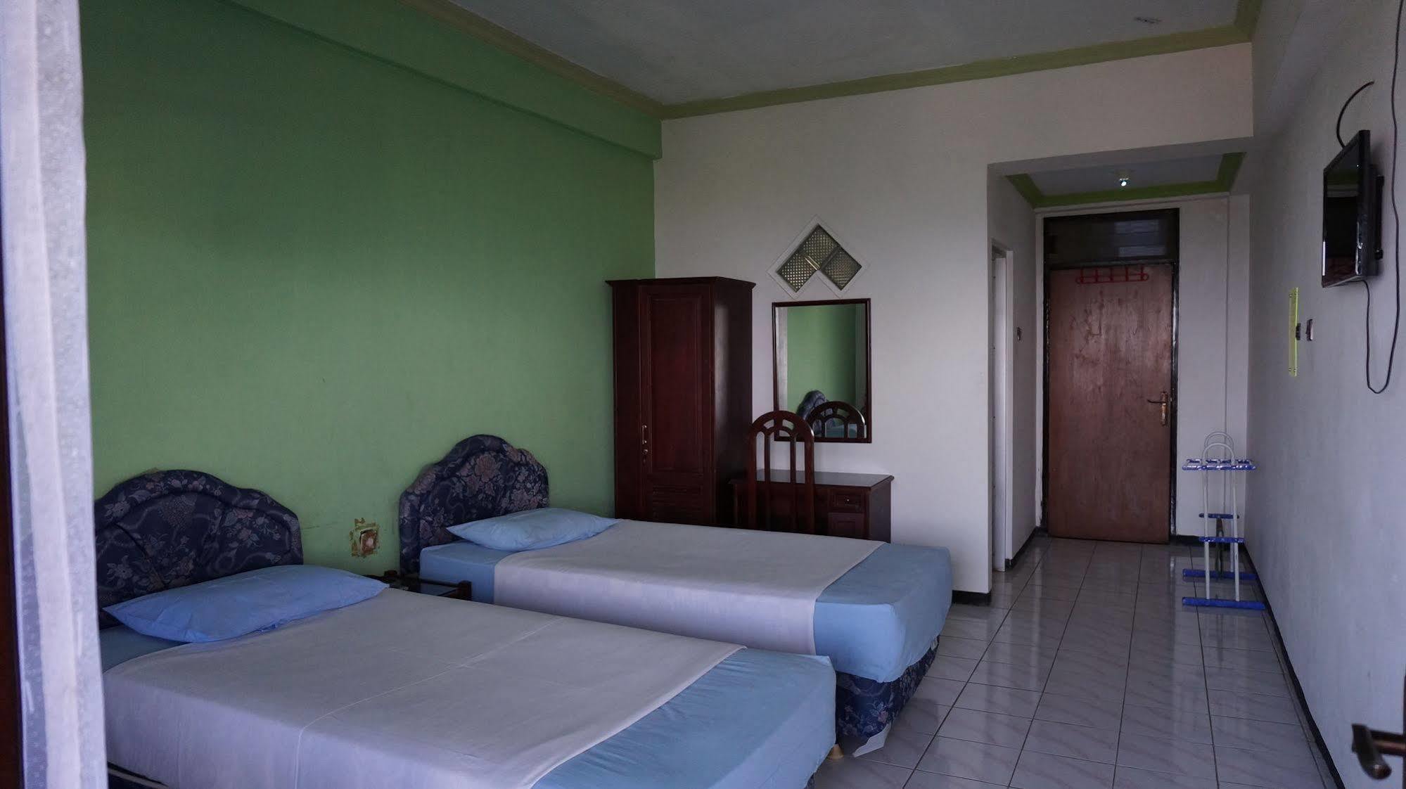 Hotel Surya Indah Batu Malang Zewnętrze zdjęcie
