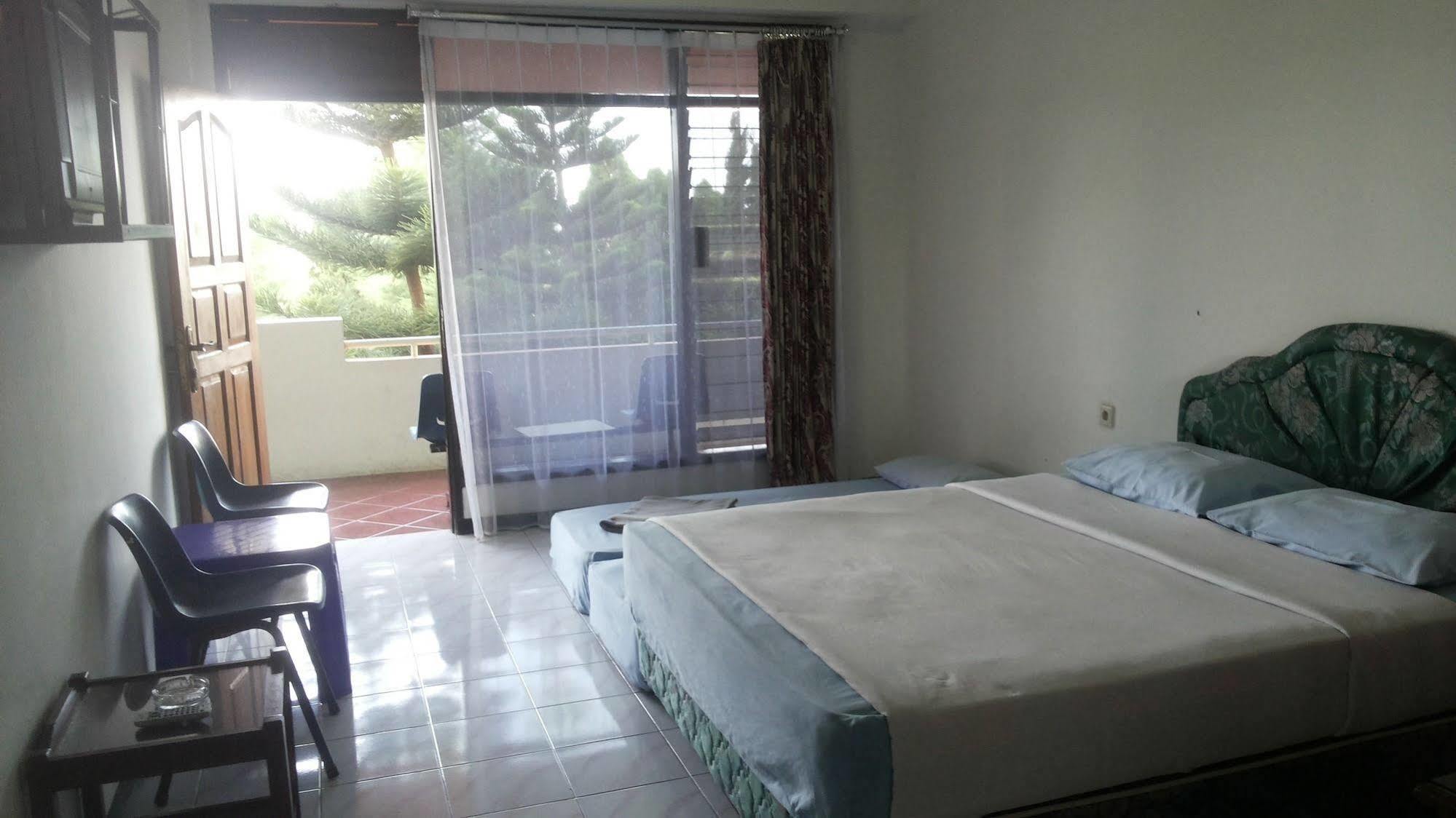 Hotel Surya Indah Batu Malang Zewnętrze zdjęcie
