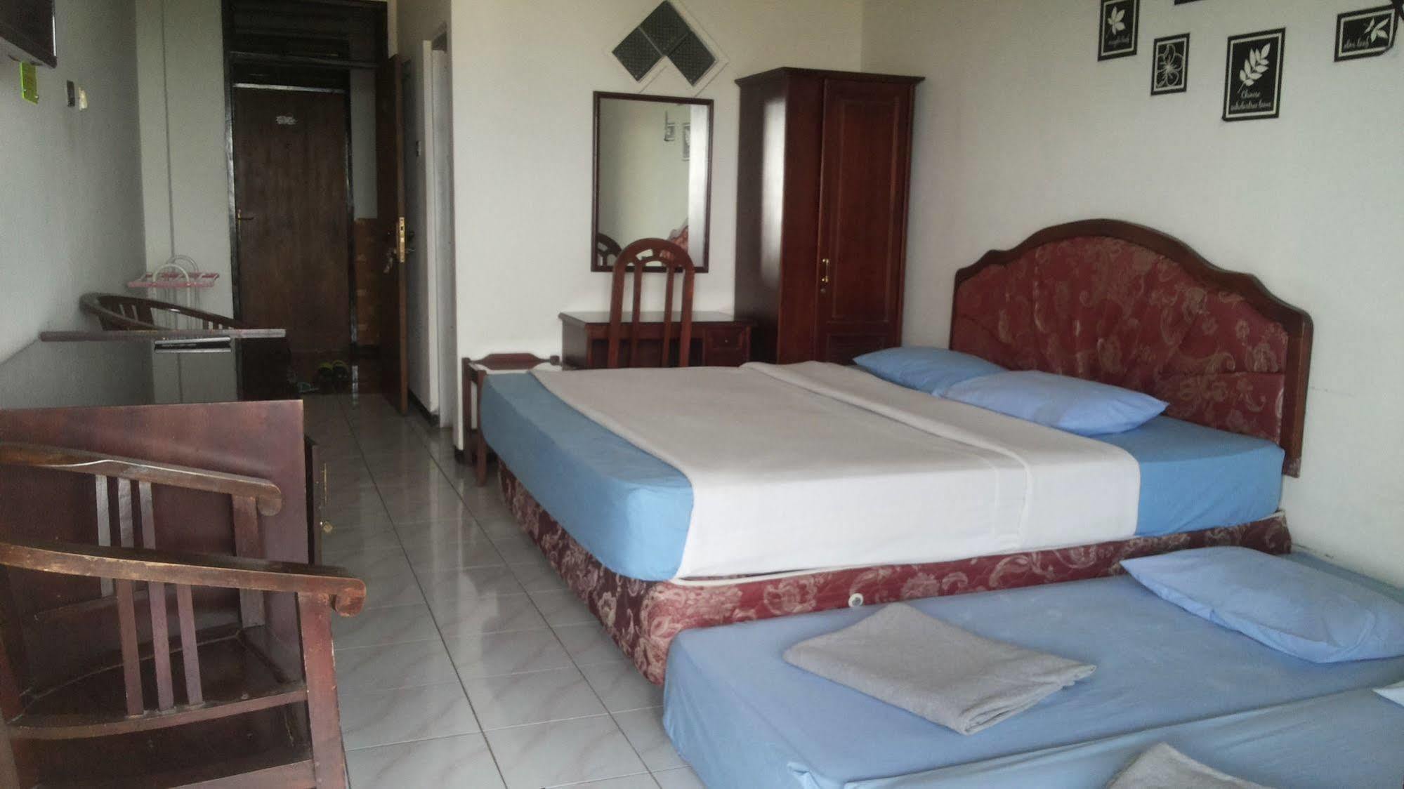 Hotel Surya Indah Batu Malang Zewnętrze zdjęcie