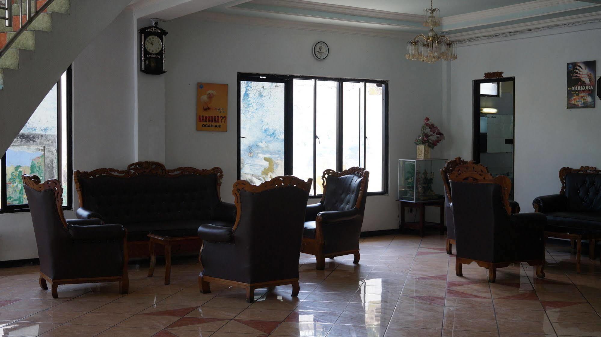 Hotel Surya Indah Batu Malang Zewnętrze zdjęcie