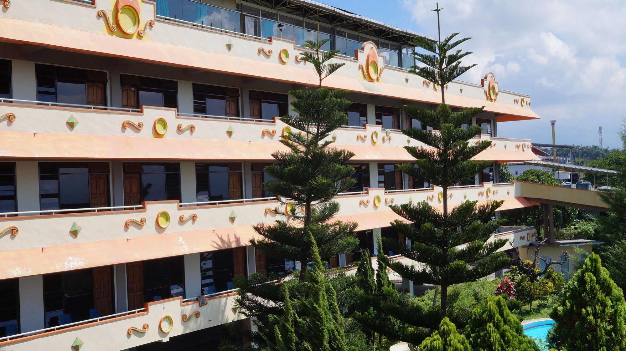 Hotel Surya Indah Batu Malang Zewnętrze zdjęcie