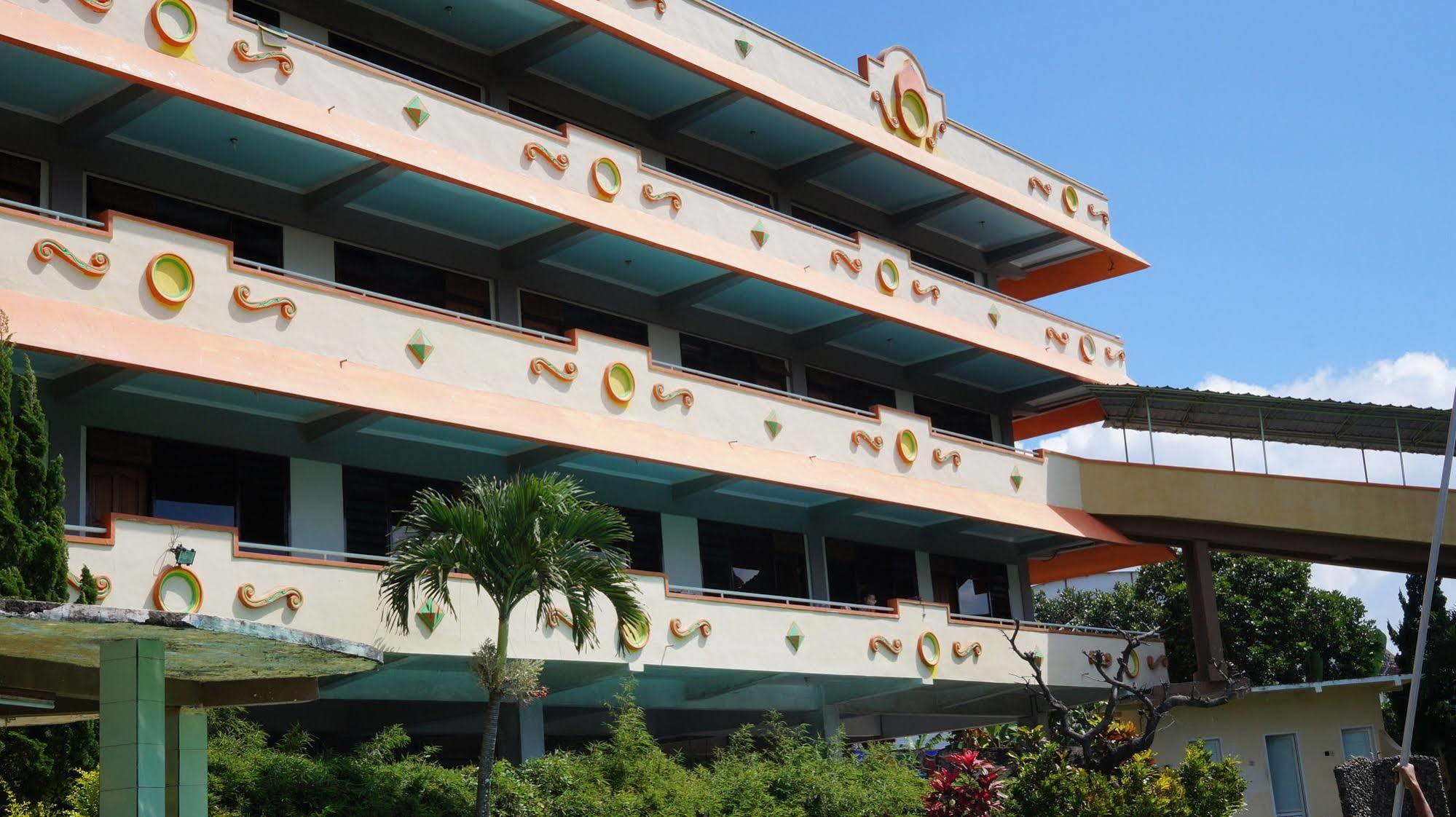 Hotel Surya Indah Batu Malang Zewnętrze zdjęcie